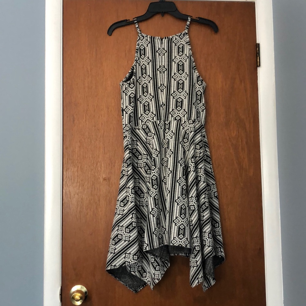 Beautiful Aztec Patterned Dress - Picture 3 of 3
